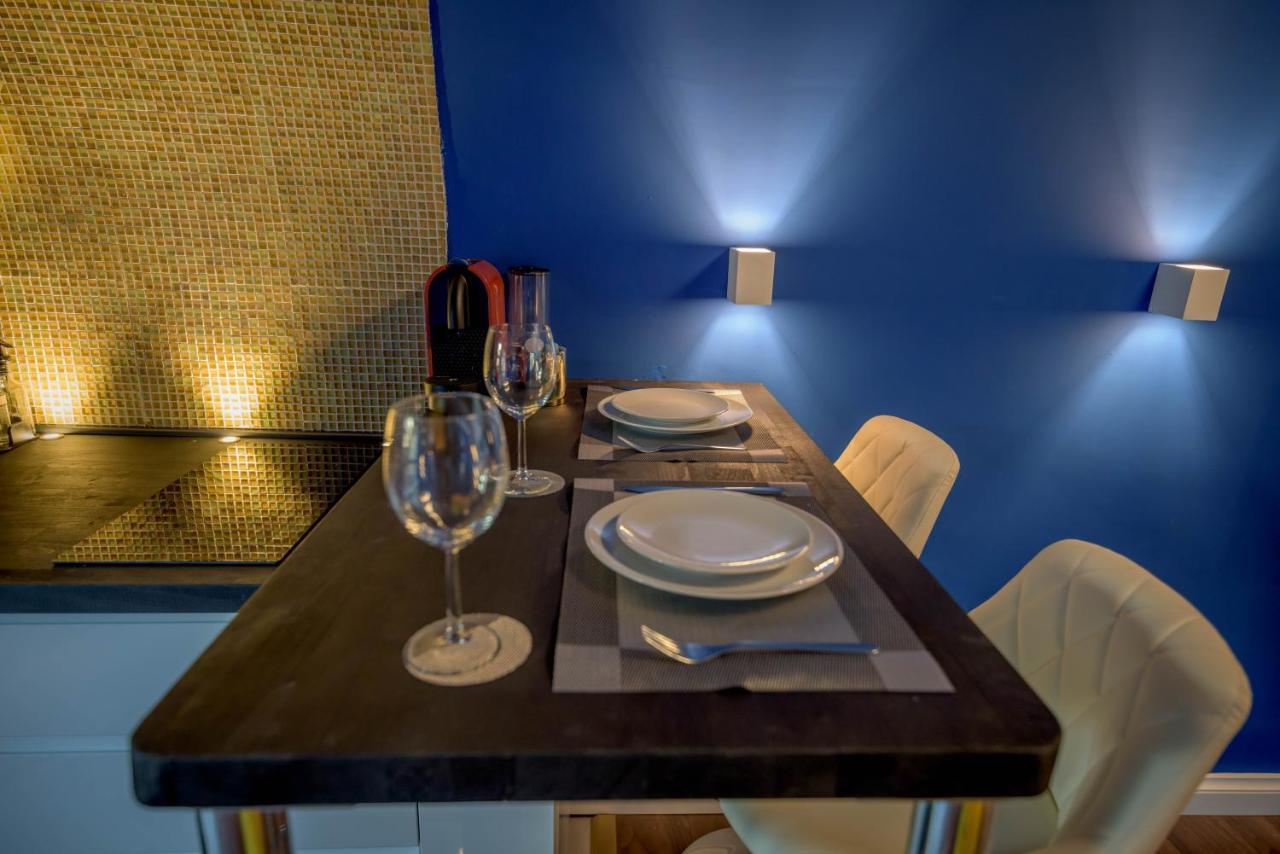 Quirky Vaulted Flat With Terrace Apartment บาธ ภายนอก รูปภาพ